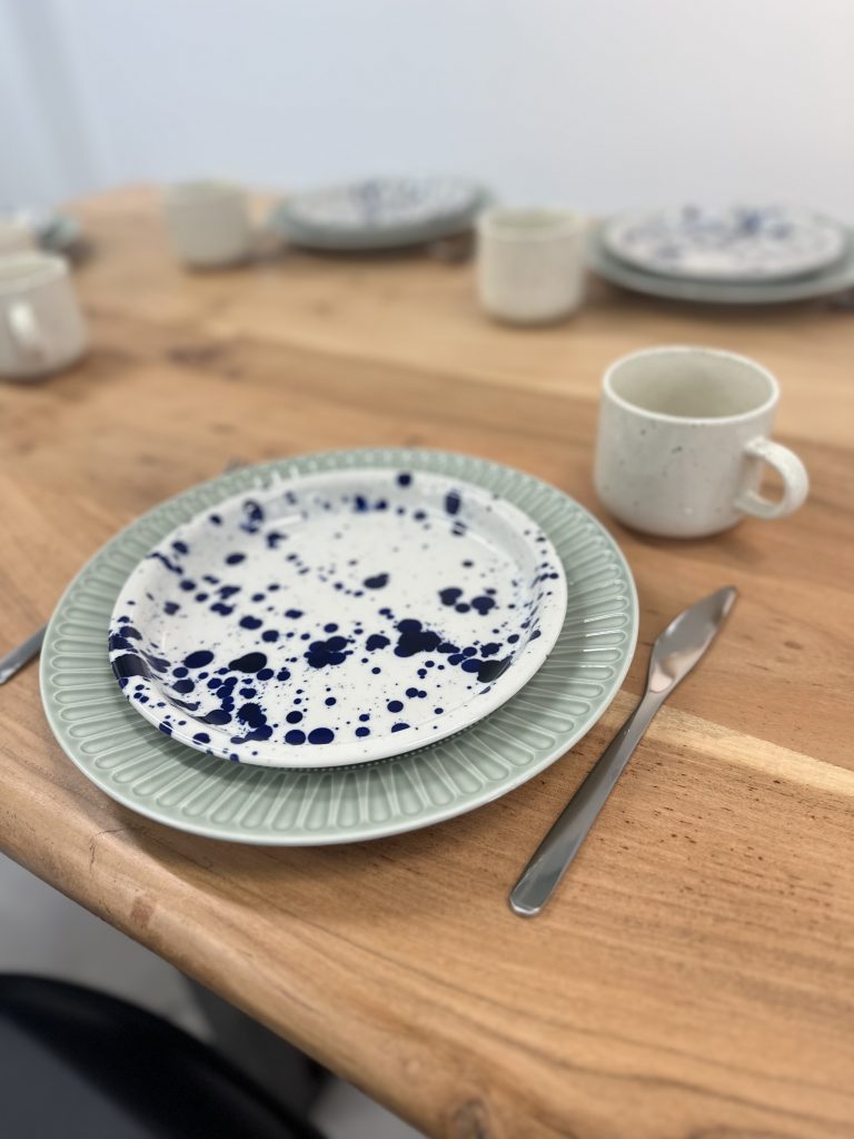 Dishes with blue dots