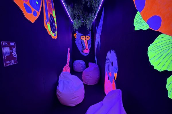 uv tunnell with animals
